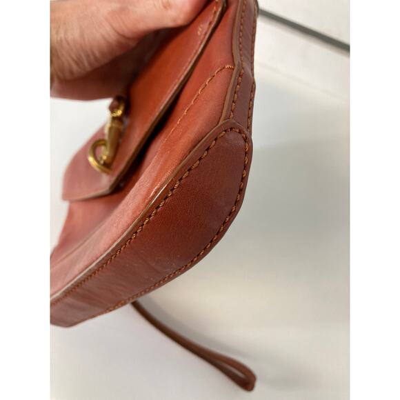 MARC BY MARC JACOBS BURNT ORANGE, BROWN LEATHER WRISTLET - Picture 14 of 16